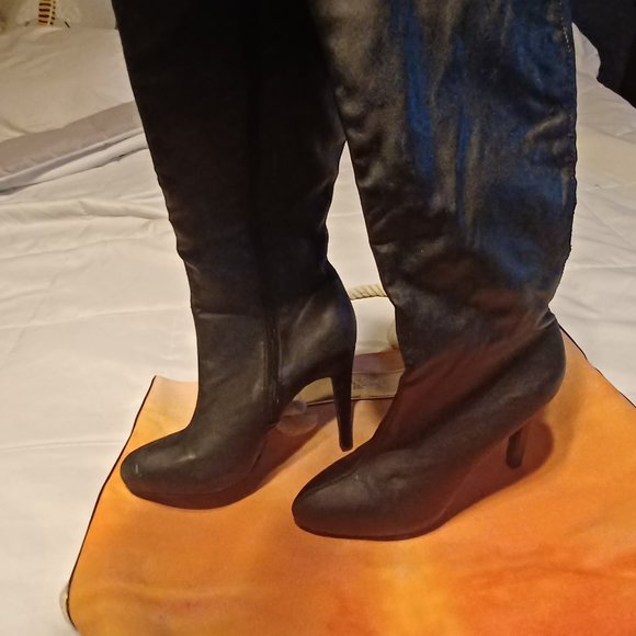 boots - Picture 2 of 2